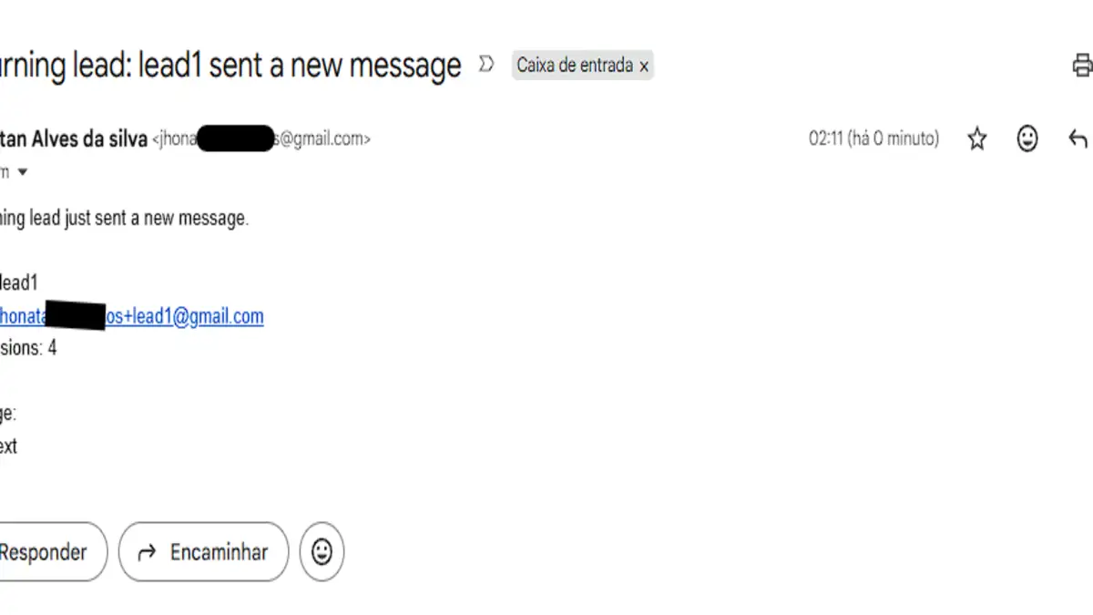 Returning lead notification email showing the lead's name, email, 4 submissions and the new message